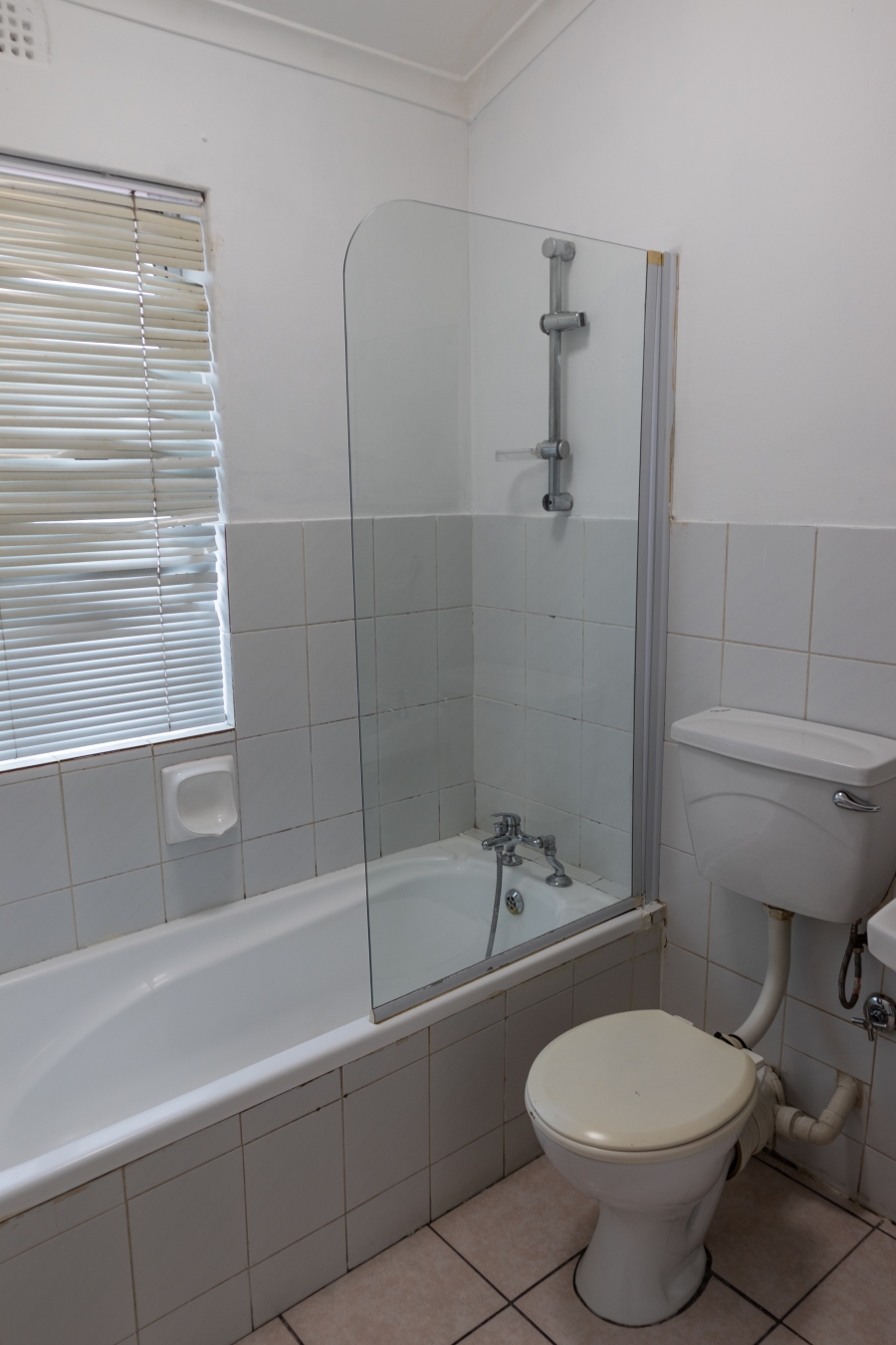 1 Bedroom Property for Sale in Oakglen Western Cape